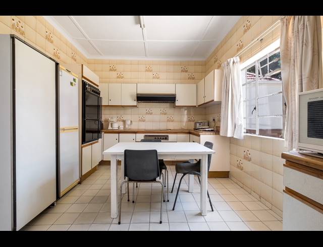 5 BEDROOM HOUSE FOR SALE IN GREENSIDE